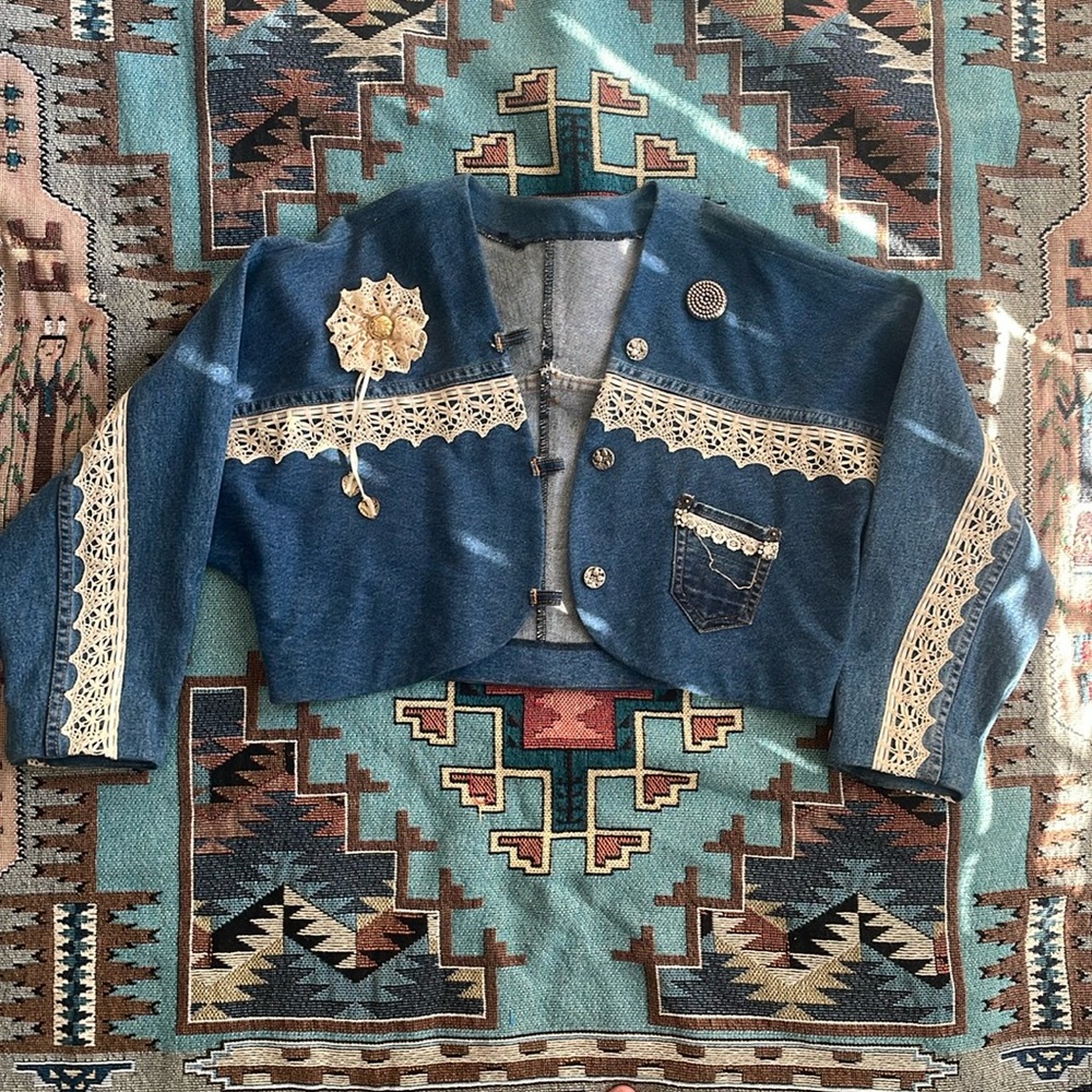 Jordache unique cropped Jean jacket lace